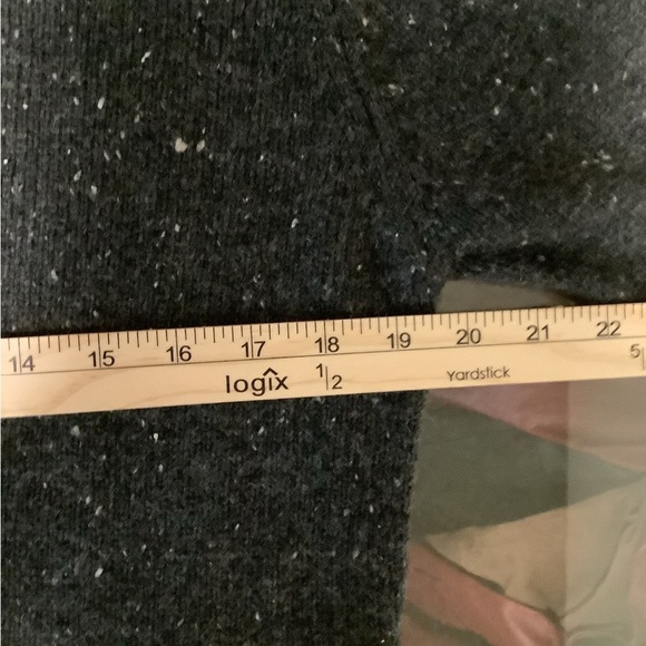 Woolrich Women’s med dark heather gray 1/4 zip up boxy wool blend sweater - Picture 6 of 8